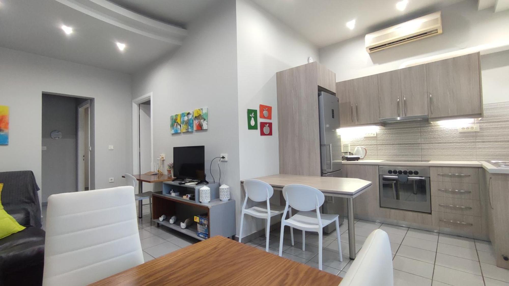 Dennis Stylish Apartment Като-Даратсо Экстерьер фото
